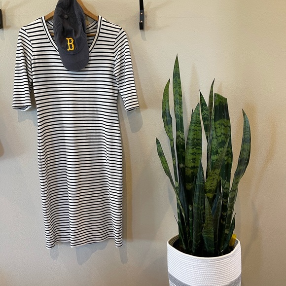 Sonnet James - June Dress in Navy and White - Picture 2 of 3